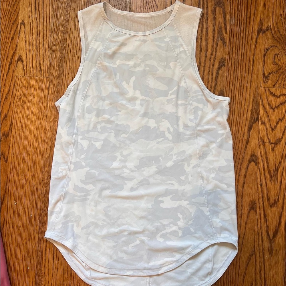Lulu Lemon white camo loose fitted tank top size 6